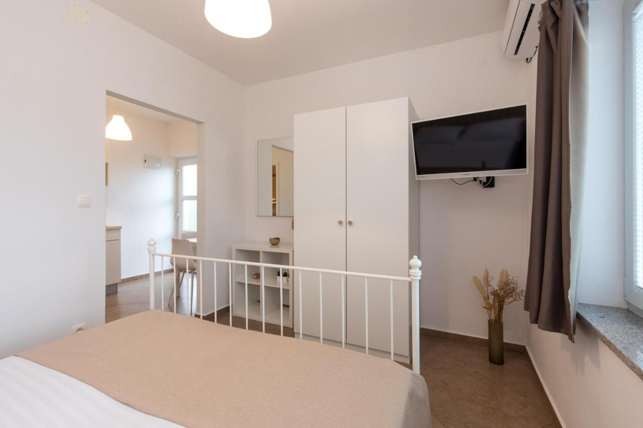 Apartmani Laura Krk Krk Town Zewnętrze zdjęcie