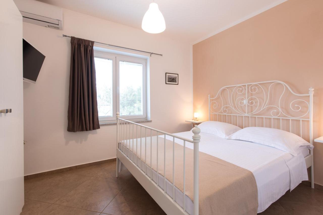 Apartmani Laura Krk Krk Town Zewnętrze zdjęcie