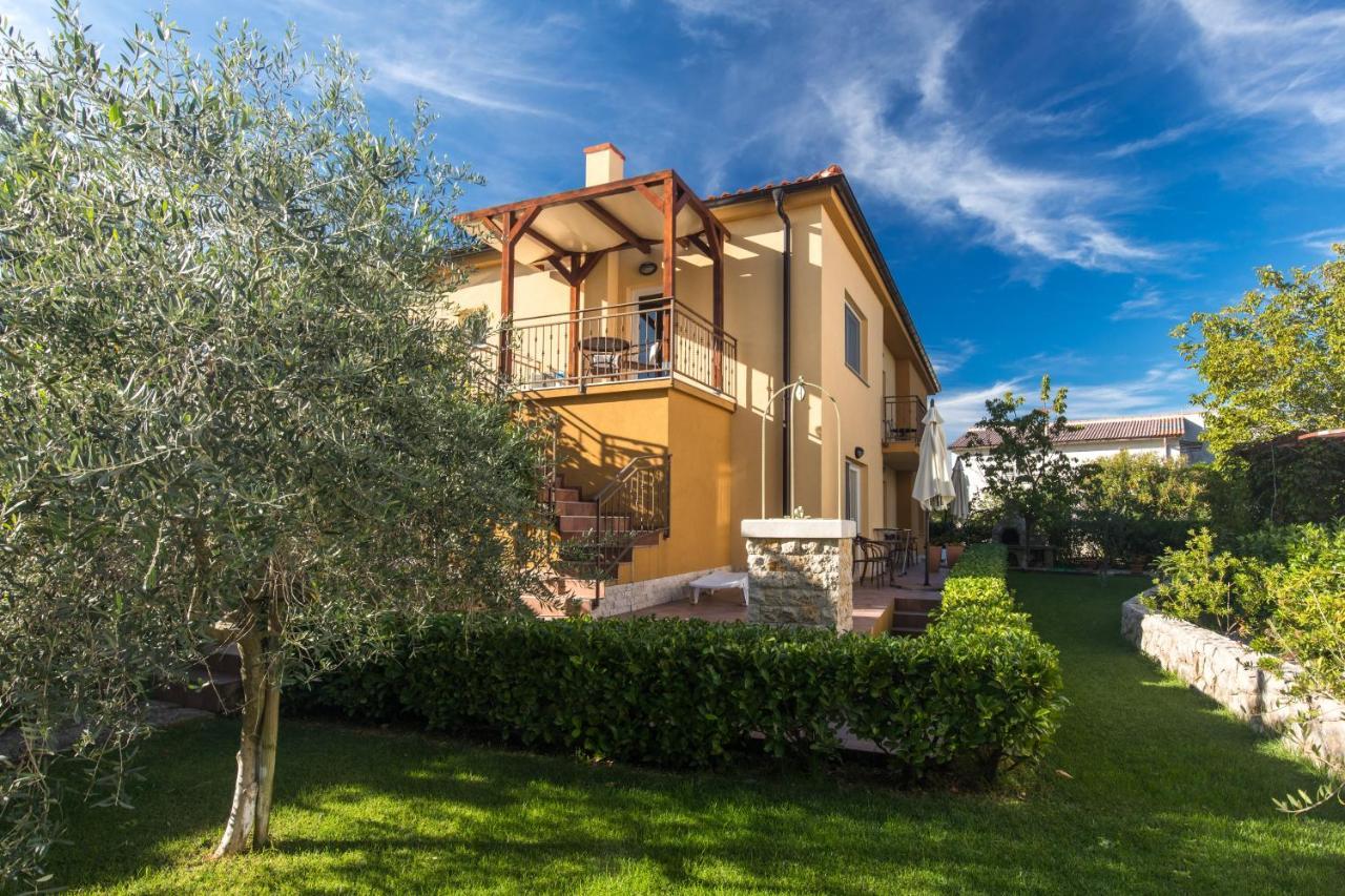 Apartmani Laura Krk Krk Town Zewnętrze zdjęcie