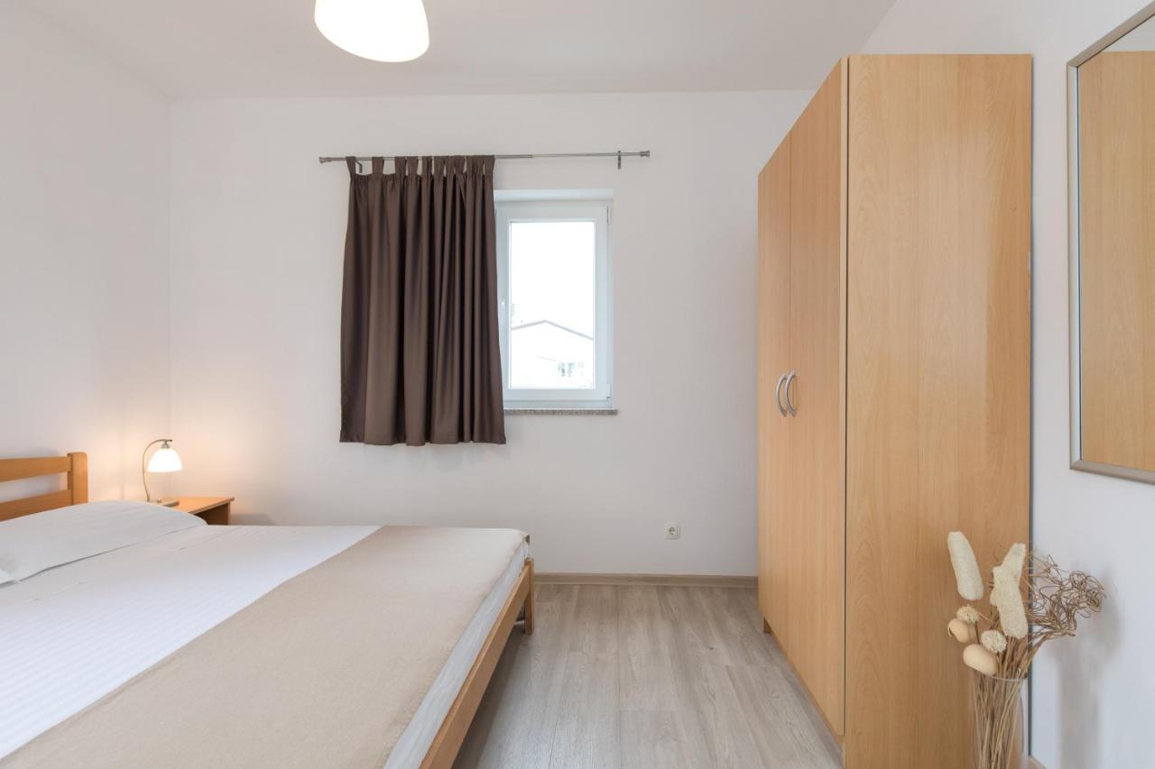 Apartmani Laura Krk Krk Town Zewnętrze zdjęcie