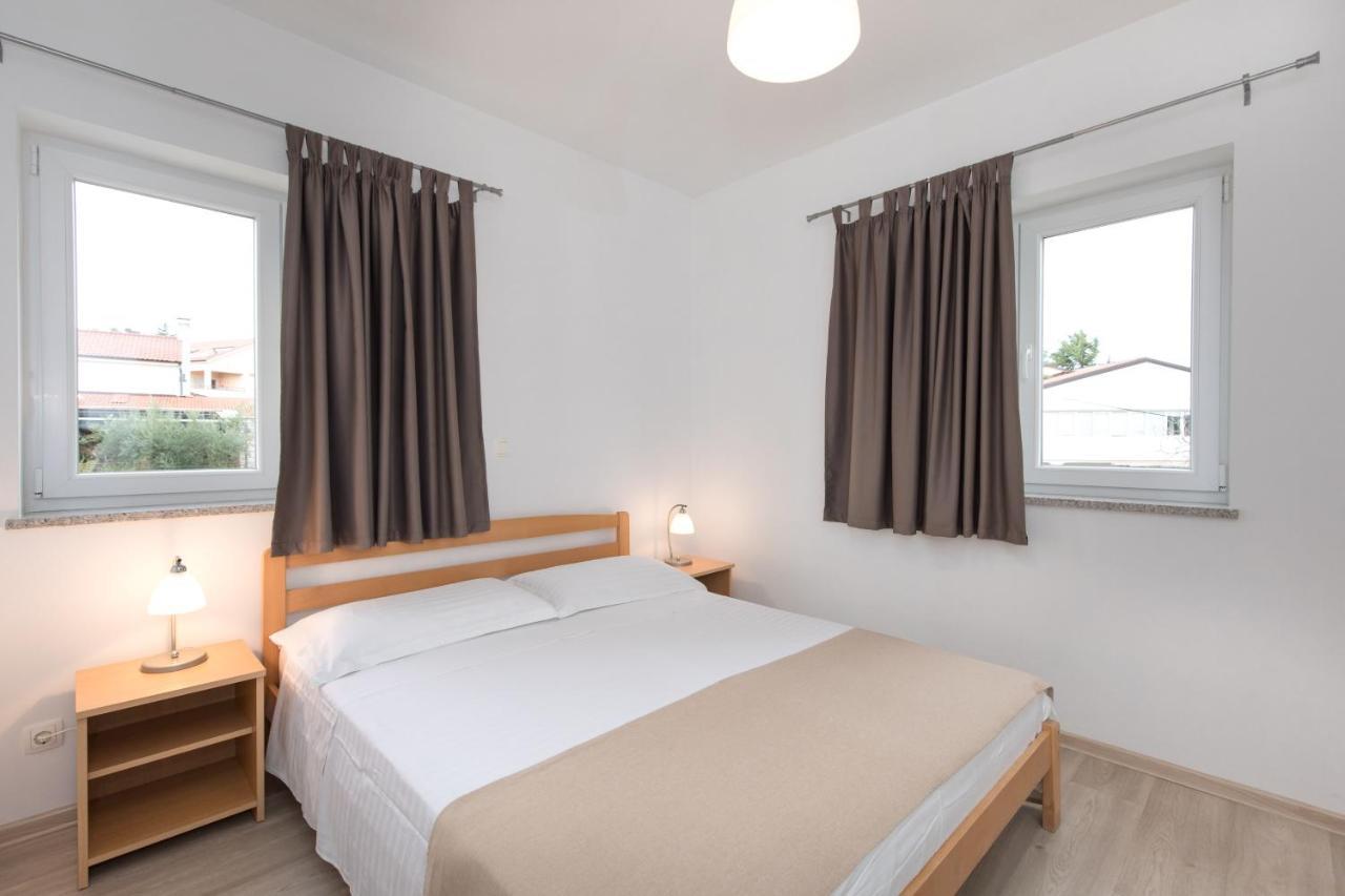 Apartmani Laura Krk Krk Town Zewnętrze zdjęcie