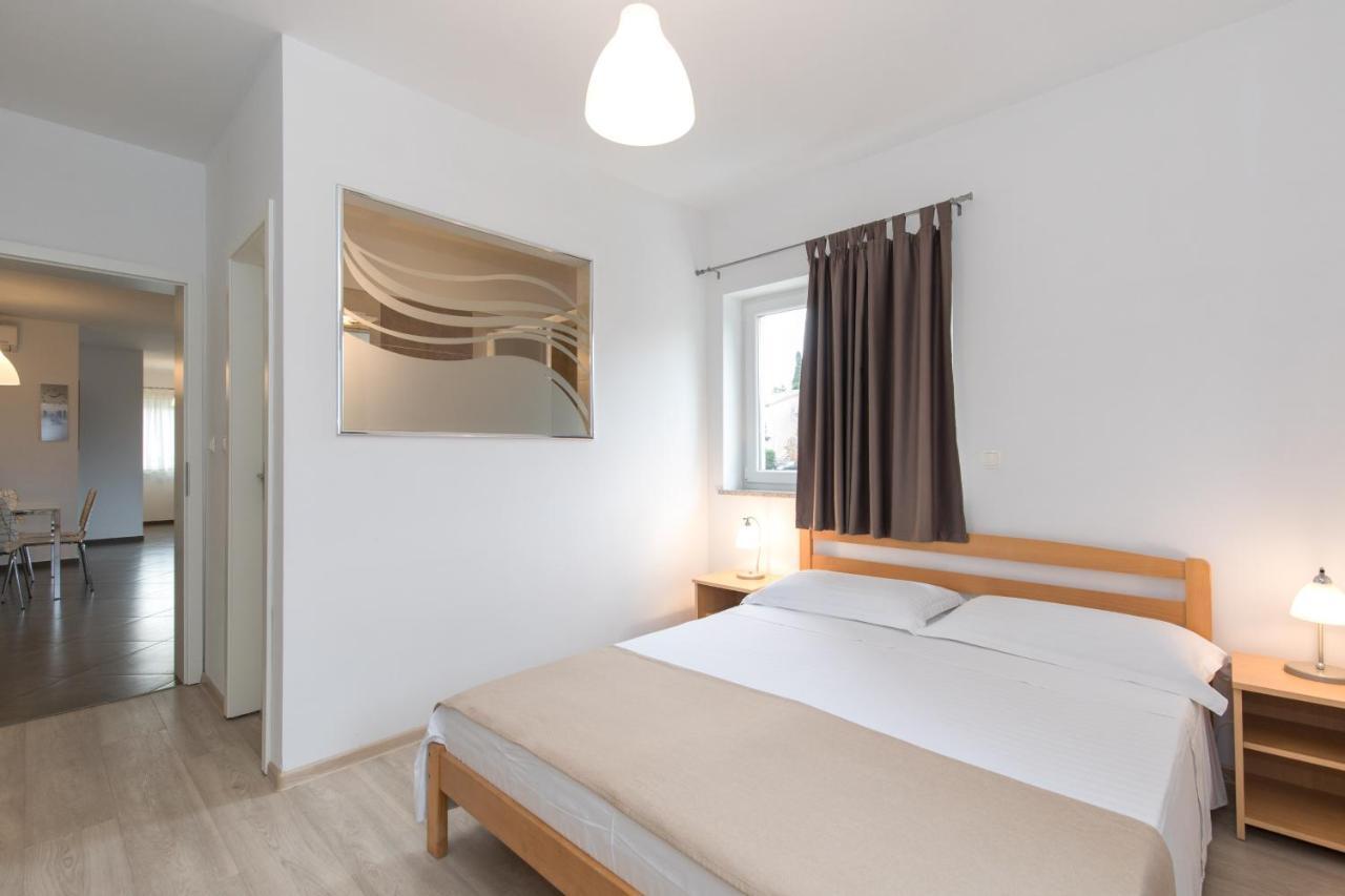 Apartmani Laura Krk Krk Town Zewnętrze zdjęcie