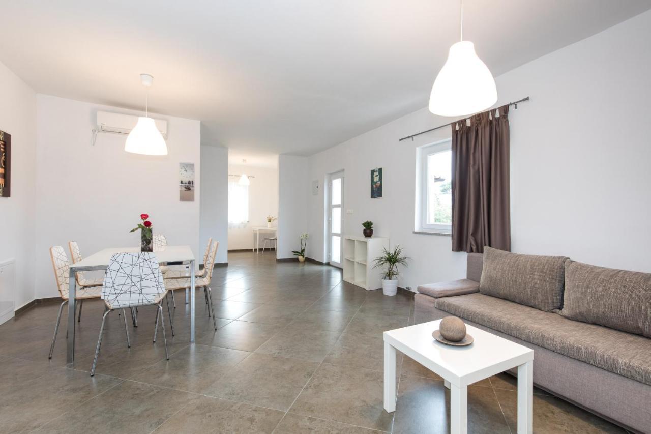 Apartmani Laura Krk Krk Town Zewnętrze zdjęcie