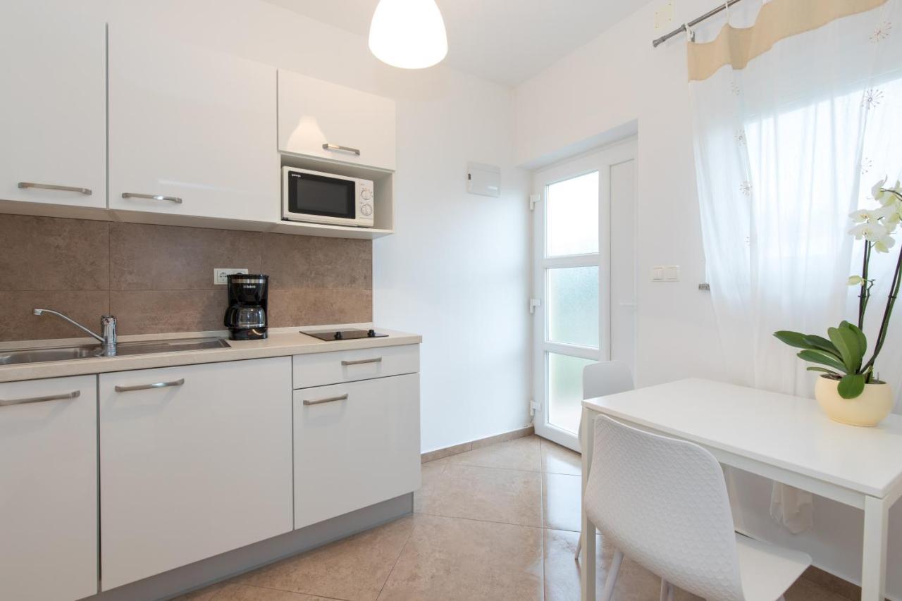 Apartmani Laura Krk Krk Town Zewnętrze zdjęcie