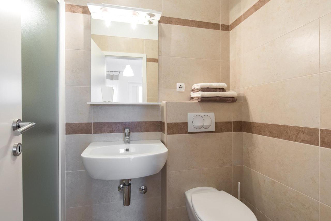Apartmani Laura Krk Krk Town Zewnętrze zdjęcie