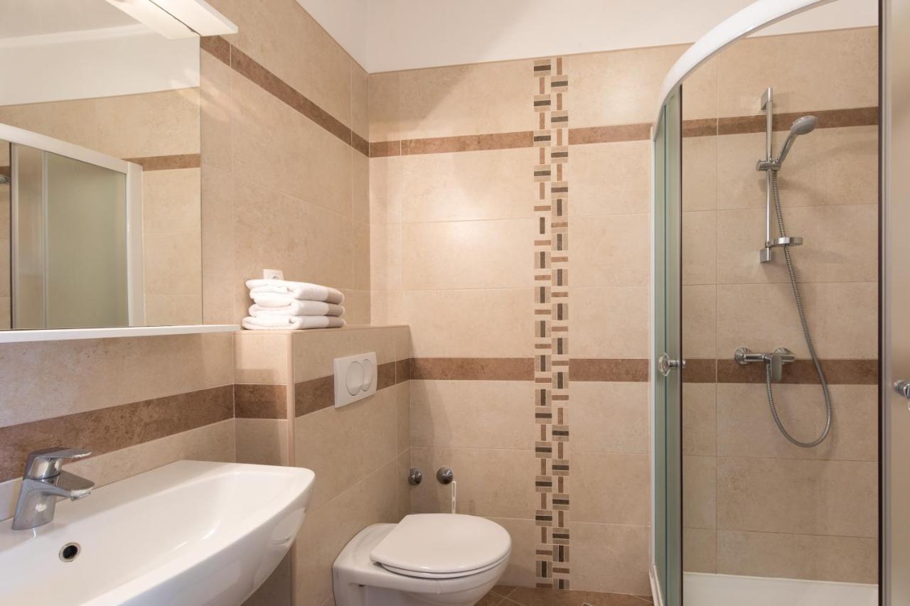 Apartmani Laura Krk Krk Town Zewnętrze zdjęcie