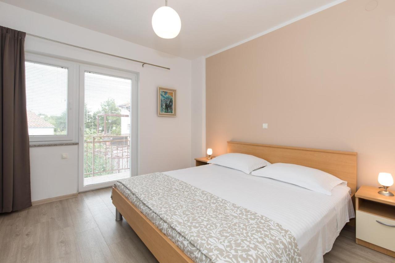 Apartmani Laura Krk Krk Town Zewnętrze zdjęcie