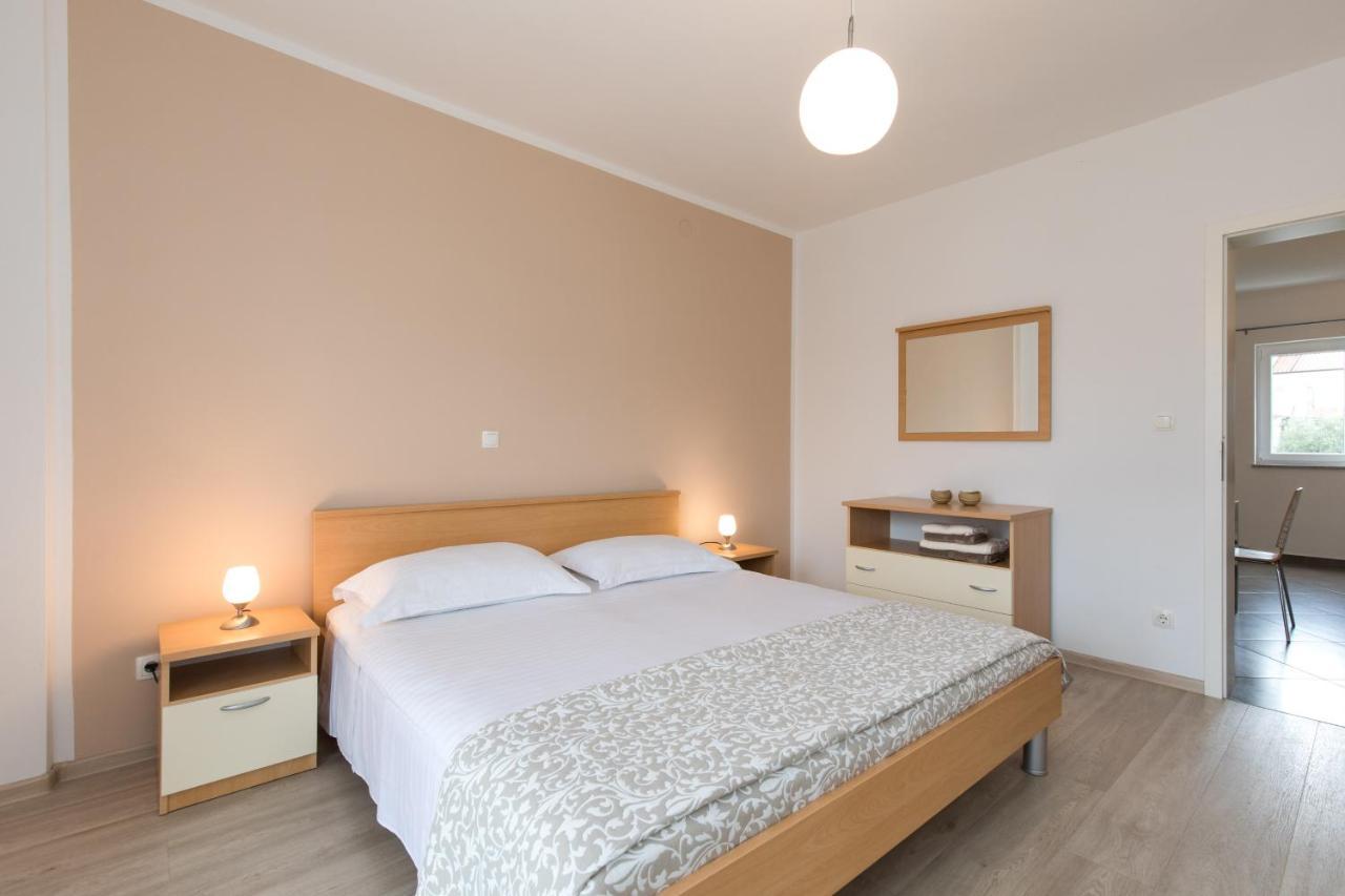 Apartmani Laura Krk Krk Town Zewnętrze zdjęcie