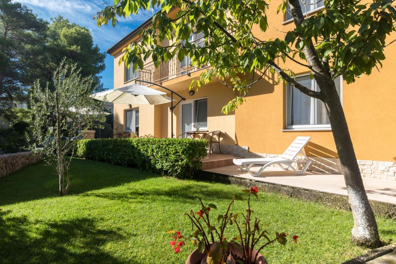 Apartmani Laura Krk Krk Town Zewnętrze zdjęcie